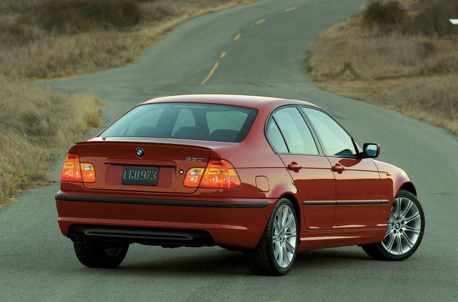  BMW 3-Series 2002 года  (фото 2 из 16)
